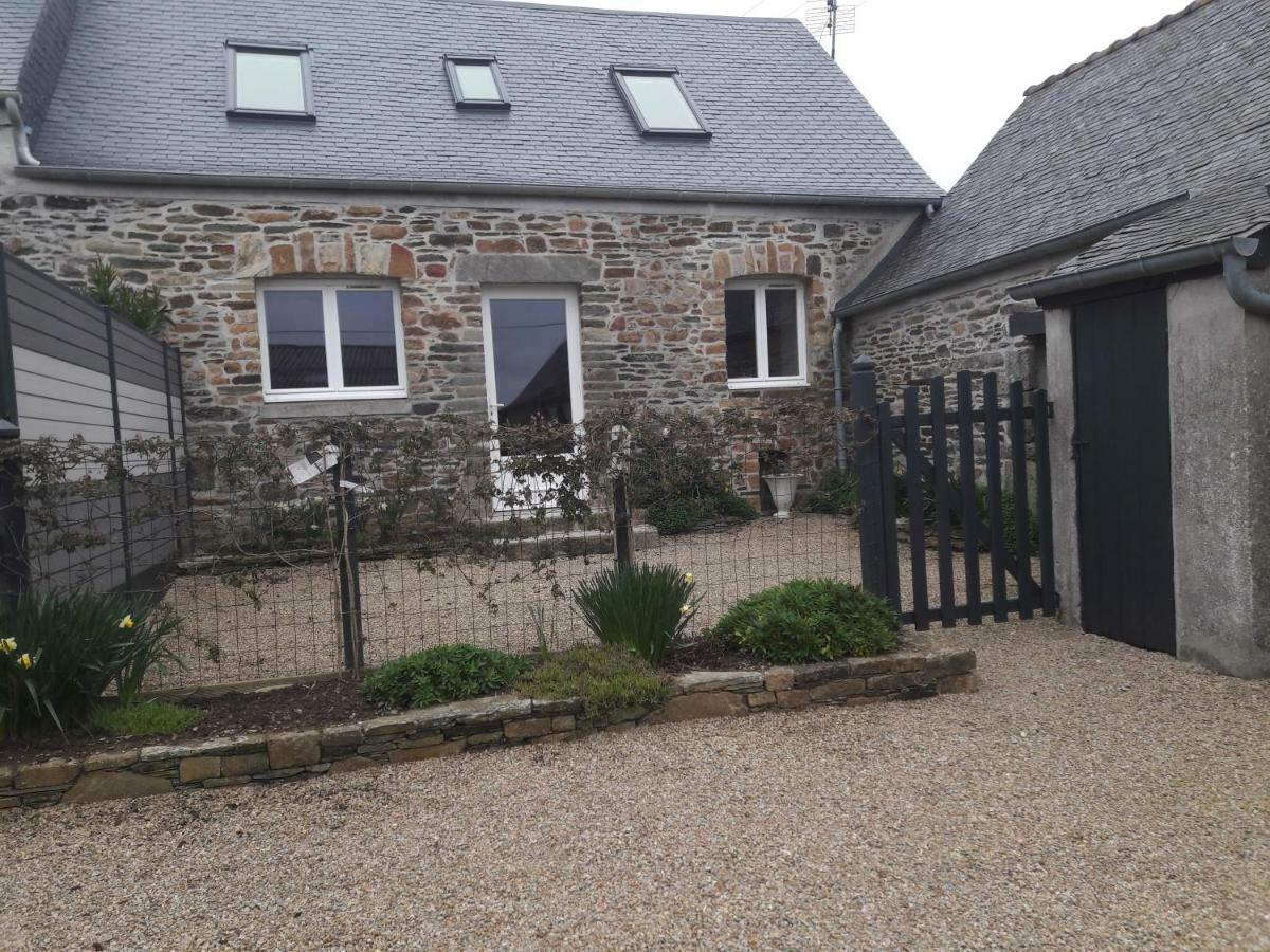 maison d'a coté Garlan Extérieur photo